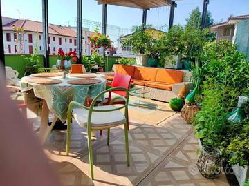 Appartamento di 153 m² con più di 5 locali e box a