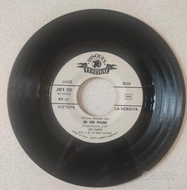 Disco, 45 giri, dei Les Surfs del 1966