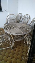 Tavolo con sedie in Bambù