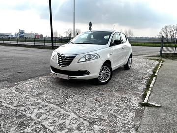 Lancia Ypsilon 0.9 TwinAir 85 CV 5 porte Metano Ec