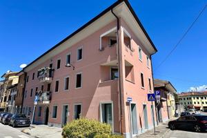 SPLENDIDO APPARTAMENTO SU DUE LIVELLI ARREDATO ...