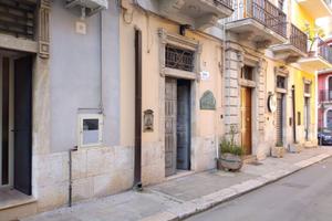 Altamura, v.le R. Margherita, loc. commerciale/uf