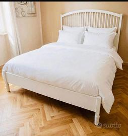 Letto matrimoniale bianco
