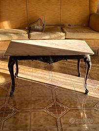 Tavolino salotto con ripiano in marmo.