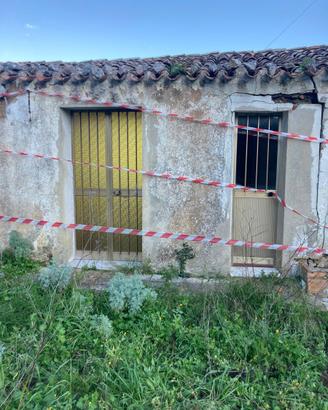 Rudere indipendente con terreno