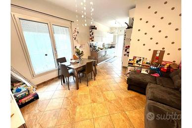 Appartamento di 83 m² con 3 locali e box auto a Ca