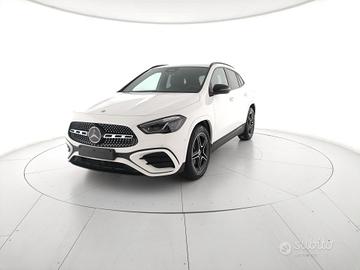 MERCEDES-BENZ GLA 200 d 4MATIC