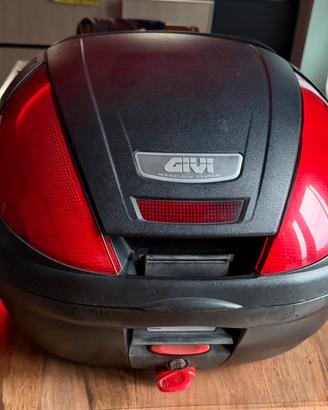 Bauletto Givi con piastra