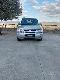 mitsubishi pajero v60 