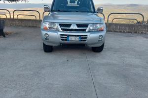 mitsubishi pajero v60 