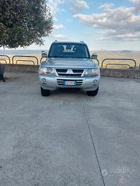mitsubishi pajero v60 