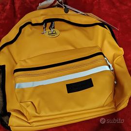 Zaino Eastpak  multifunzione. Con etichetta