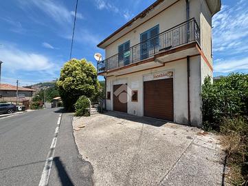 CASA INDIPENDENTE A CAVE