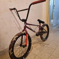 bicicletta BMX 