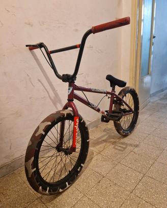 bicicletta BMX 
