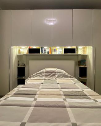 Camera da letto laccata a ponte con letto