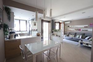 Appartamento di 90 m² con 3 locali e box auto a Mi