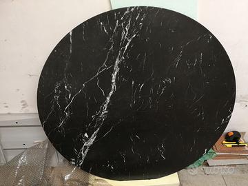 tavolo in marmo e basamento plexiglass