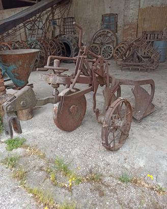 Attrezzature agricole d’epoca – arredo giardino
