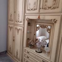 armadio veneziano legno massiccio dipinto a mano 