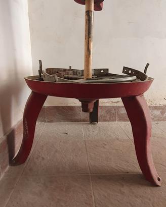 torchio per macinatura vino vintage