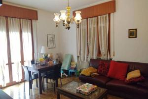 Casa indipendente di 200 m² con più di 5 locali e 