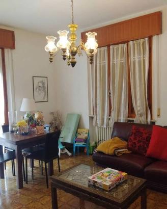 Casa indipendente di 200 m² con più di 5 locali e 