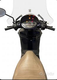 Aprilia scarabeo 200 light