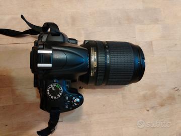 nikon d5000 con obiettivo e custodia 