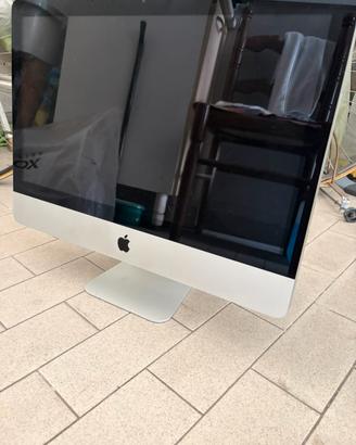 Apple iMac 21.5 2010