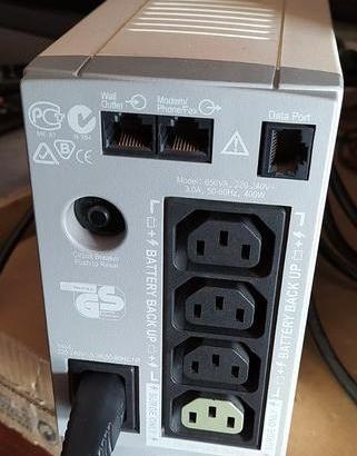 UPS con 4 MESI IN GARANZIA apc 350 e 500 e 650 va