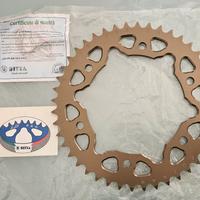 Corona 44 Denti Sitta in Ergal passo 520 x Honda