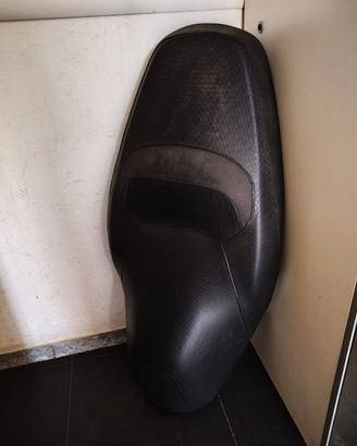 Sella per scooter X-max 125 del 2010