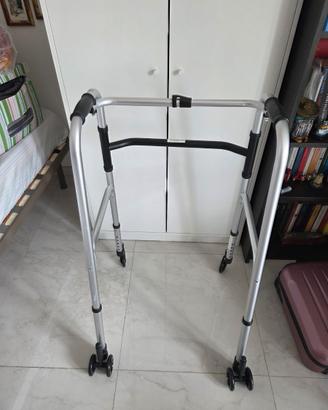 Girello deambulatore anziani