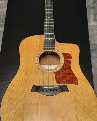 Chitarra acustica Taylor 110ce elettrificata.