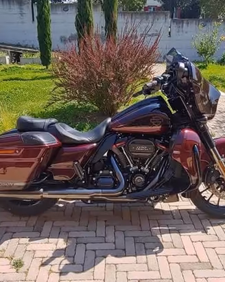 Harley-Davidson Street Glide CVO FLHXSE MY2019