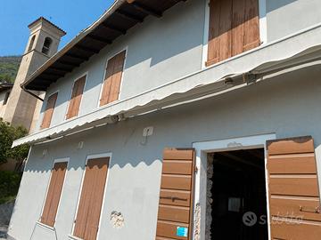 Tenda da sole motorizzata