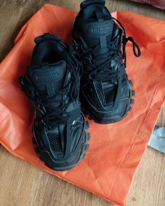 Scarpe Balenciaga Track originali 