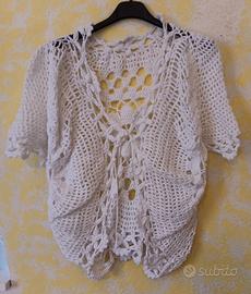 maglia lavorata a mano all'uncinetto in cotone 
