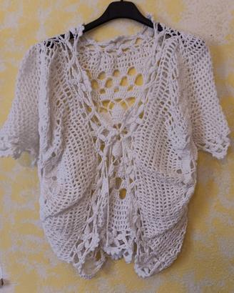 maglia lavorata a mano all'uncinetto in cotone 