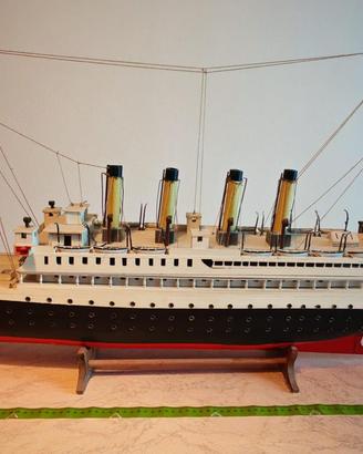 Modellino nave Titanic