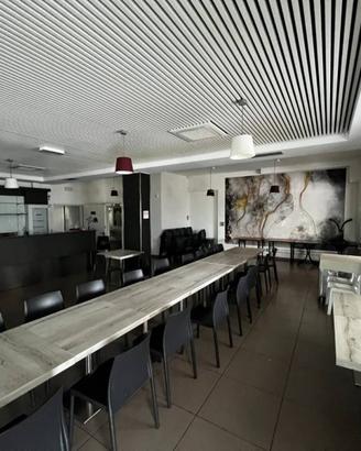Attività / Licenza di 500 m² con 4 locali a Santar