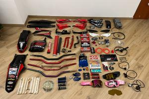 Ricambi e pezzi Hm 50 e am6 e plastiche