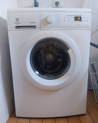 LAVATRICE"ELECTROLUX"INVERTE 7KG 1200GIRI 