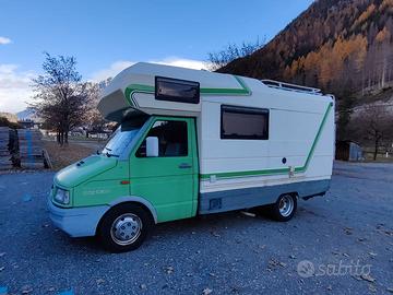 Camper Mansardato MONOSCOCCA in Vetroresina