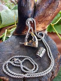 Ciondolo amuleto ascia vichinga simbolo trinità