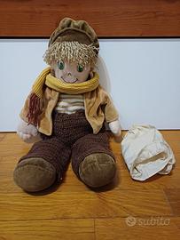 Bambola di pezza e velluto