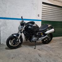 Ducati Monster 696 +