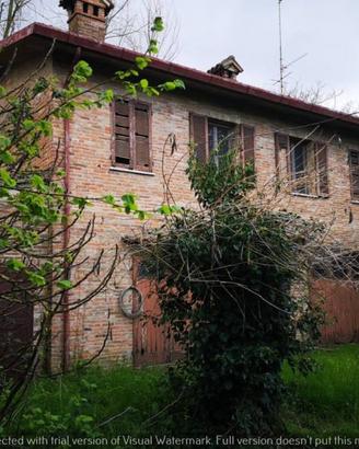 Rustico / Casale di 235 m² con più di 5 locali a V