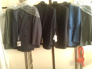 SVENDITA TOTALE Abiti + giaccone montone e altri